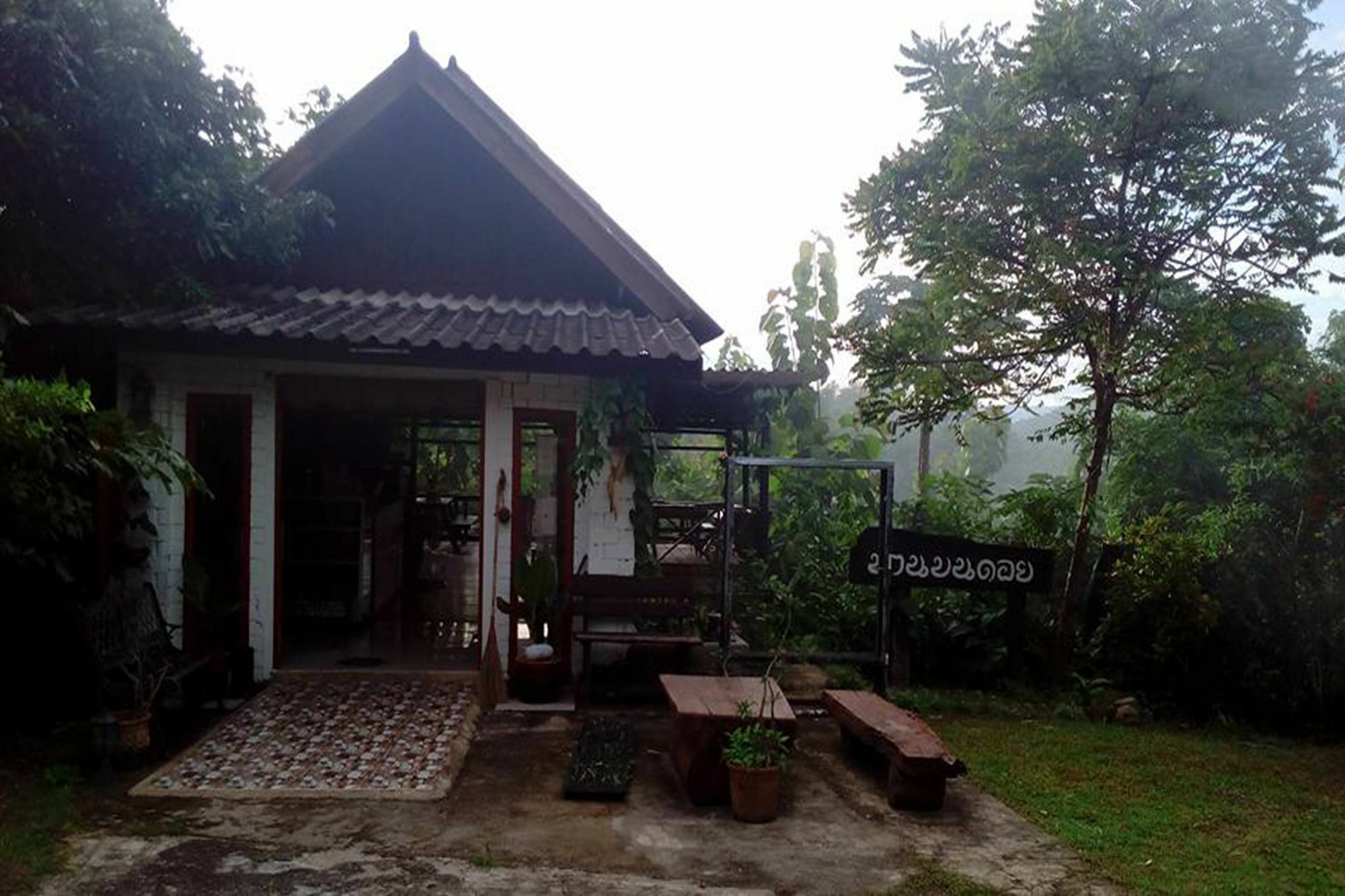 The Local Story Resort Ban Mon Talaeng Extérieur photo