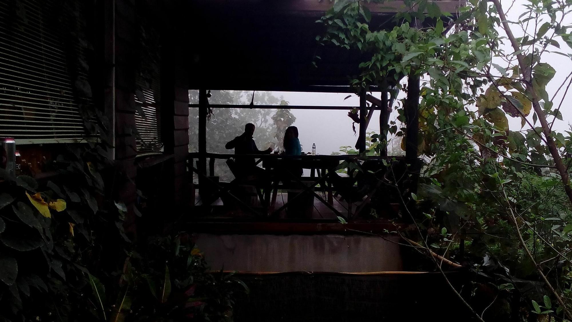 The Local Story Resort Ban Mon Talaeng Extérieur photo